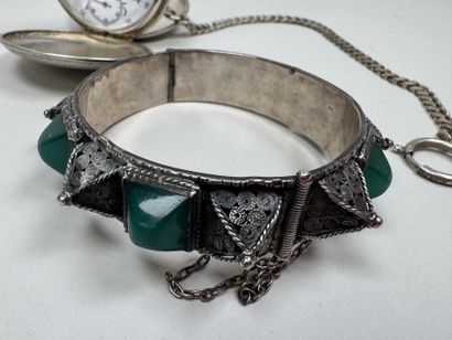 Lot :
- bracelet berbère probablement en...
