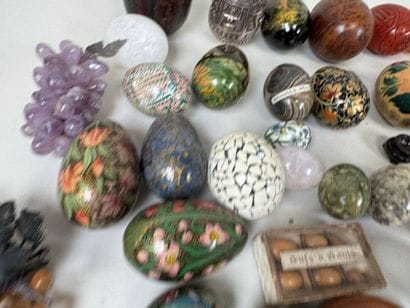Important collection of eggs and decorative...