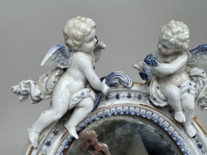 Miroir de table à vue ovale en porcelaine...