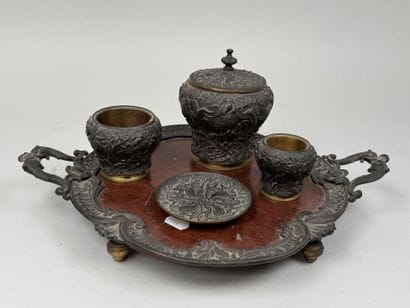 Smoker's set in patinated bronze comprising...