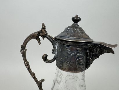 GALLIA.
Crystal ewer with an engraved design...