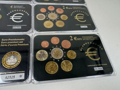 12 coffrets numismatique de pièces en Euro...
