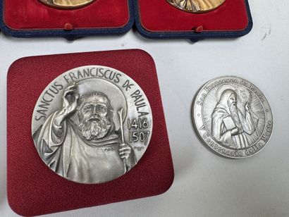 Set of seven medals made of bronze, copper,...