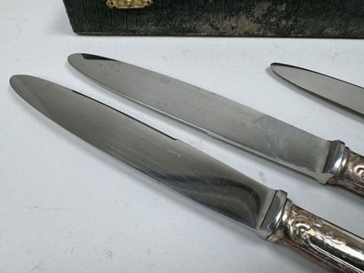 Orfèvrerie PERRIN à Paris.
Série de 12 couteaux...