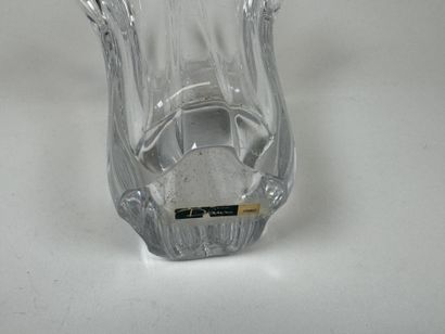 DAUM France.
Vase en cristal moulé.
Estampillé.
H....