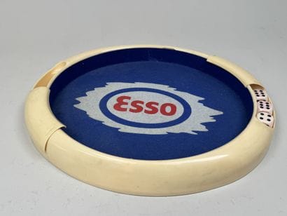 ESSO.
Plateau de jeu de forme ovale en plastique...