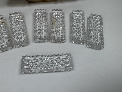 BACCARAT.
Modèle GOUTTES.
Série de 8 porte-couteaux...