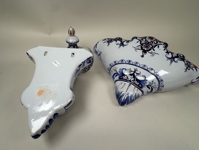 A set of polychrome and gold earthenware...