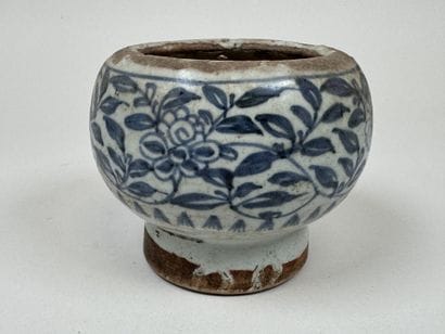 20th-century Indochina.
Small blue-and-white...