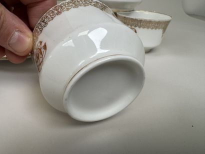 Deux parties de service à café et thé en...
