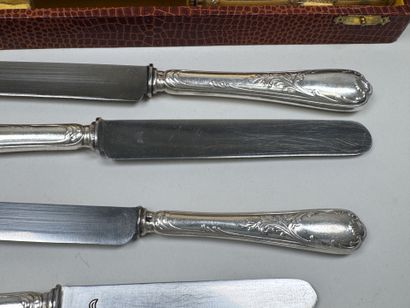 Set of 12 table knives and 12 dessert knives...