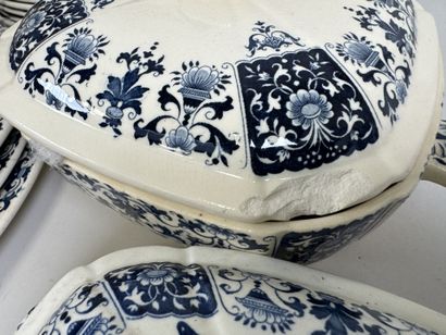 GIEN.
A large set of blue-and-white earthenware...