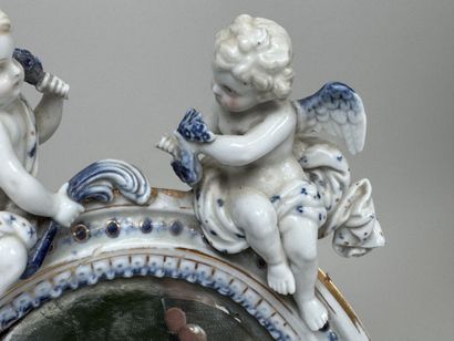 Miroir de table à vue ovale en porcelaine...
