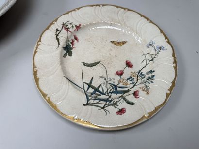 Lot consisting of:
- HAVILAND, Limoges.
Two...