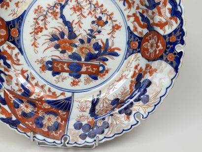JAPAN, IMARI, early 20th century.
Large,...