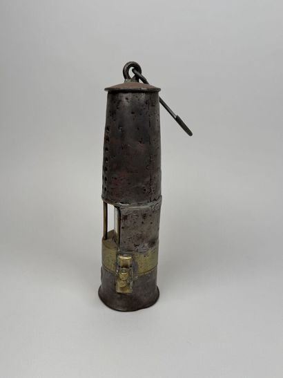 Miners' lamp made of metal and gilded metal.
H....