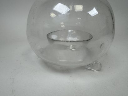 Glass tripod fly trap.
H. 23 cm.