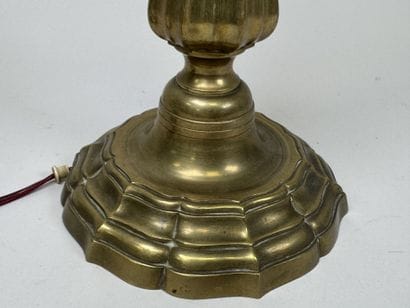 Gilded bronze lamp base.
H. 30 cm.