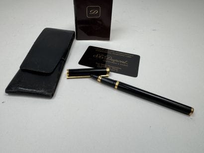 S.T. DUPONT, Paris.
Black and gold lacquered...
