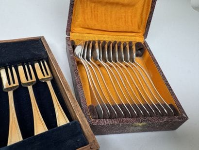 Set includes:
- AURAL.
Gold-plated dessert...