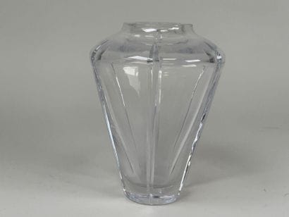 SEVRES.
Small crystal vase decorated with...
