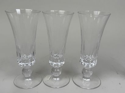 SEVRES.
Série de 6 flutes à champagne en...