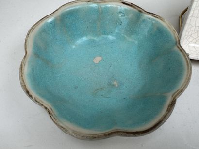 Lot comprenant :
- une coupe tripode en cristal...