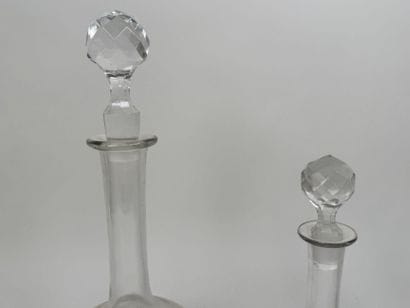 Ensemble de 4 carafes ou carafons en verre...