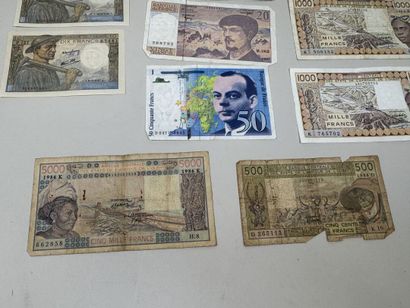Collection de 12 billets.
(usures, petites...