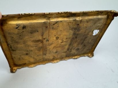 Nécessaire de bureau en bronze doré à décor...