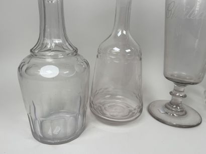 A set of 4 crystal and cut-and-engraved glass...