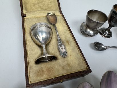 Silver plated set:
- Silver plated cutlery...