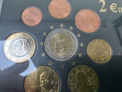 12 coffrets numismatique de pièces en Euro...