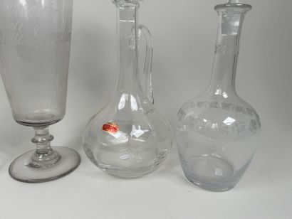A set of 4 crystal and cut-and-engraved glass...
