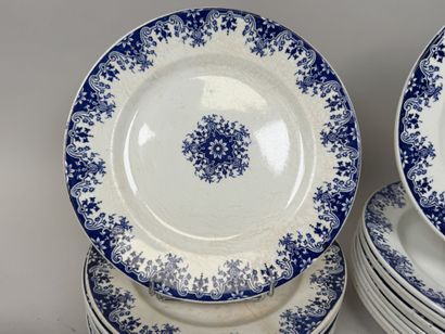 LG.
Fine earthenware tableware set with a...