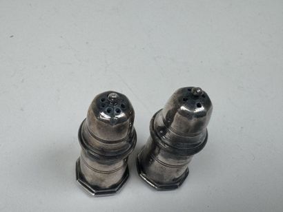 CHRISTOFLE.
Paire de salerons en métal argenté.
H....