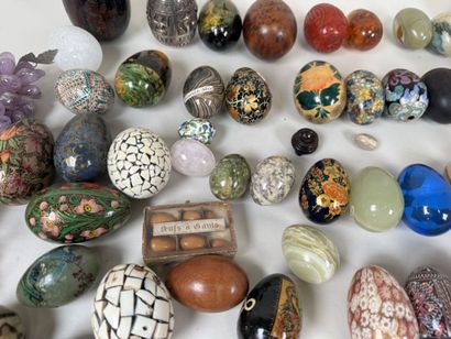 Important collection of eggs and decorative...