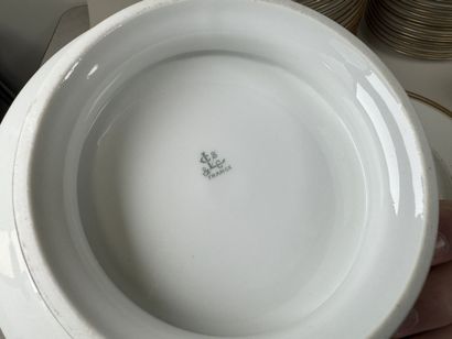 Gaston SAILLY in Châtres-sur-Cher.
White...