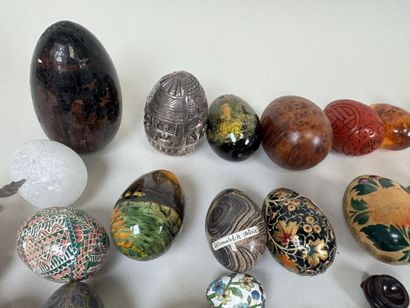 Important collection of eggs and decorative...