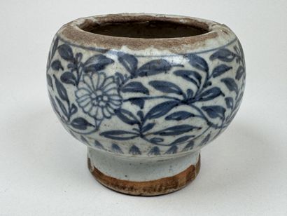 20th-century Indochina.
Small blue-and-white...