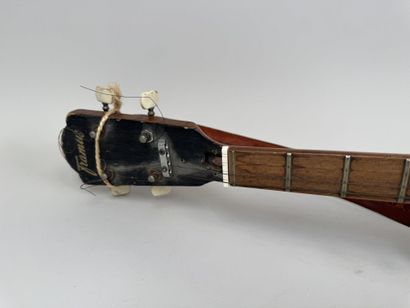 FRAMUS.
Banjo en bois et métal.
L. 97 cm.
(petites...
