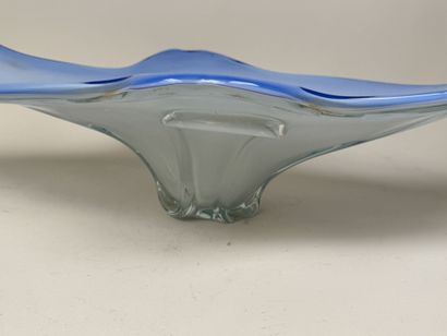 MURANO, dans le gout de.
Grand coupe en verre...