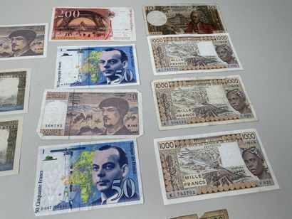 Collection de 12 billets.
(usures, petites...