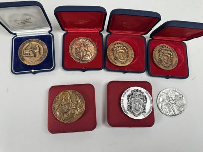 Set of seven medals made of bronze, copper,...
