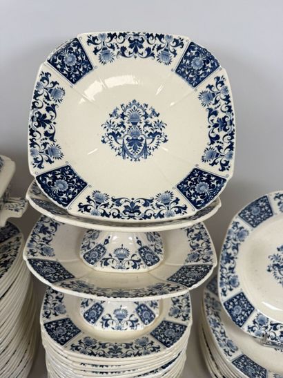 GIEN.
A large set of blue-and-white earthenware...