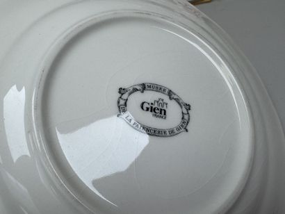 GIEN.
