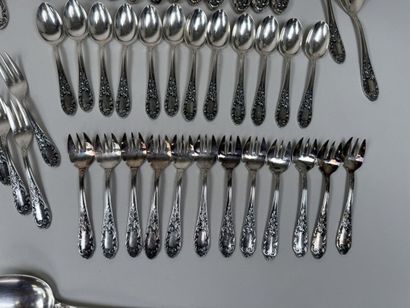 Partie de ménagère en métal argenté, modèle...