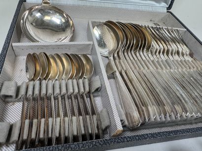 ERCUIS.
Ménagère en métal argenté modèle...
