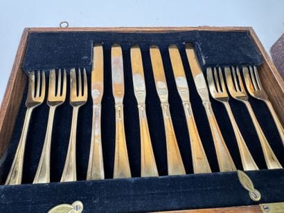Set includes:
- AURAL.
Gold-plated dessert...