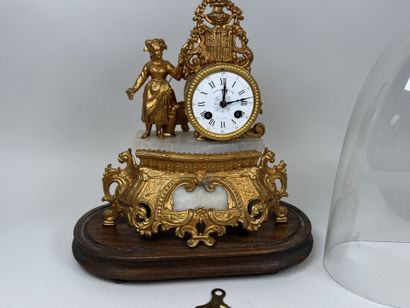 ANGLADE JEUNE à Tours.
Pendule en régule...